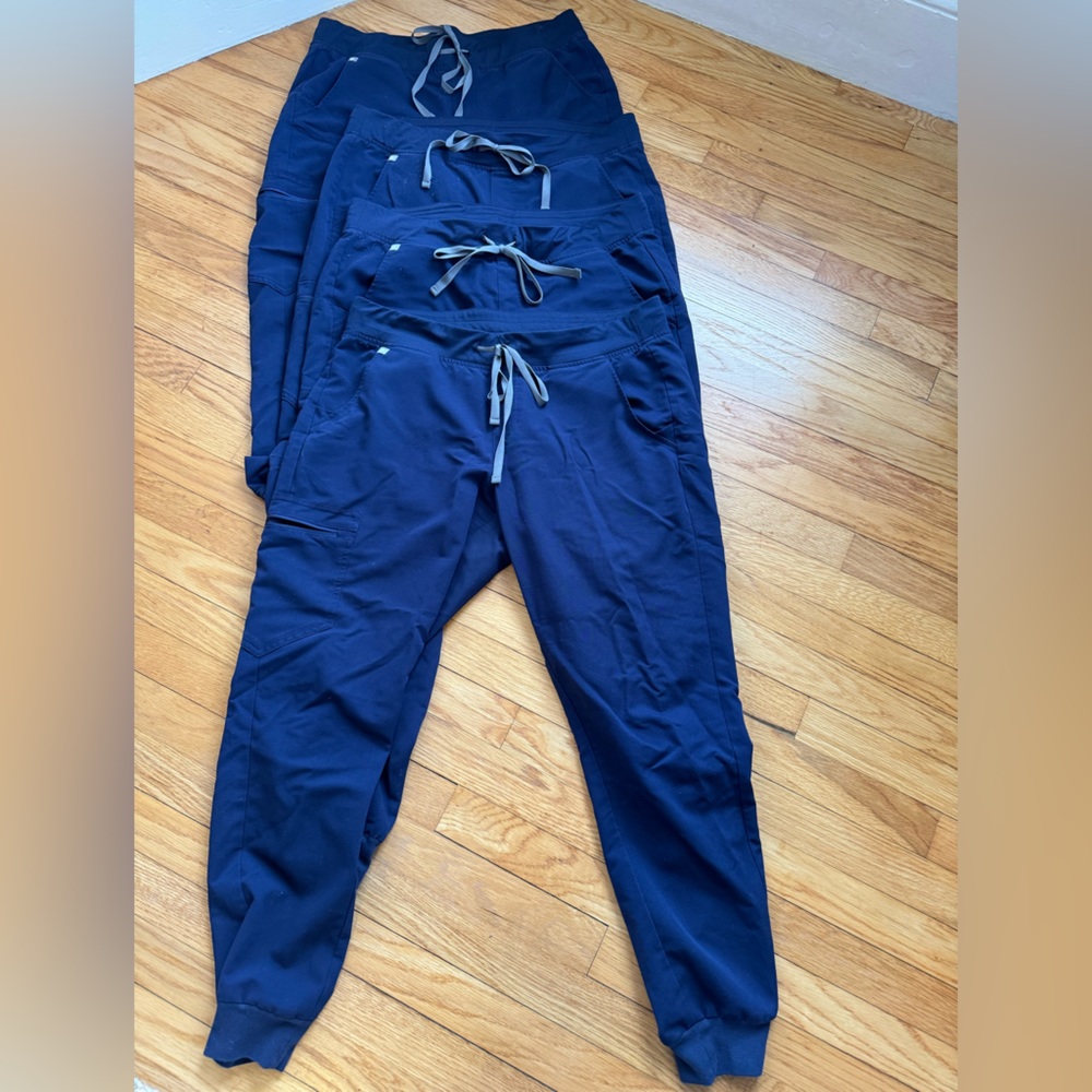 4 pairs of like NEW FIGS Zamora Jogger Scrub Pants size Large